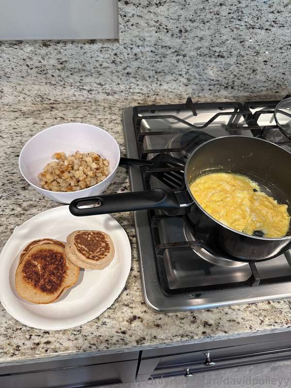 A little look at what a Training day breakfast looks like fo..