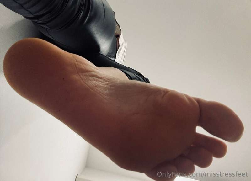 Can I step on you?👣
