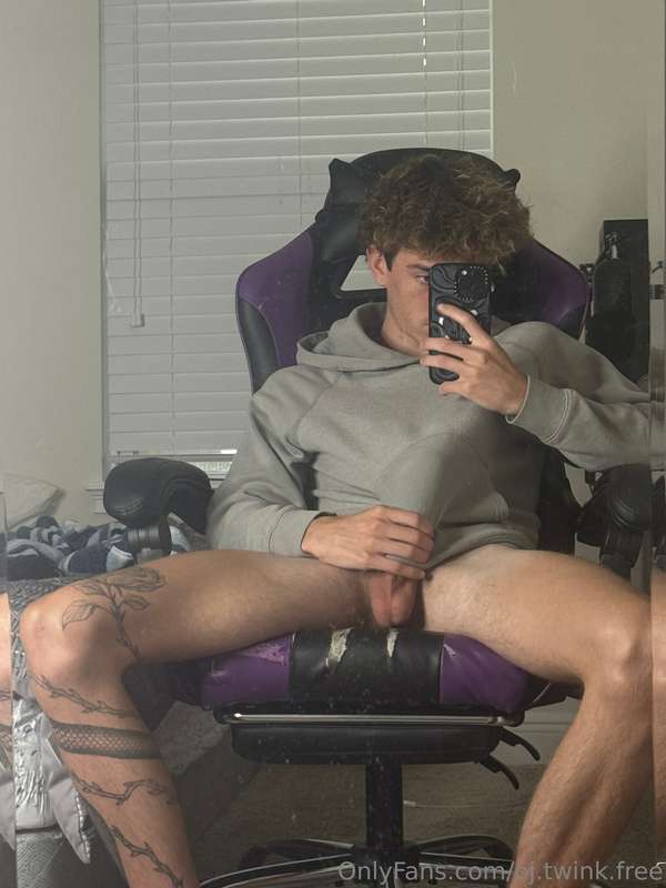 would you suck me off while i play the game?  https://onlyfa..