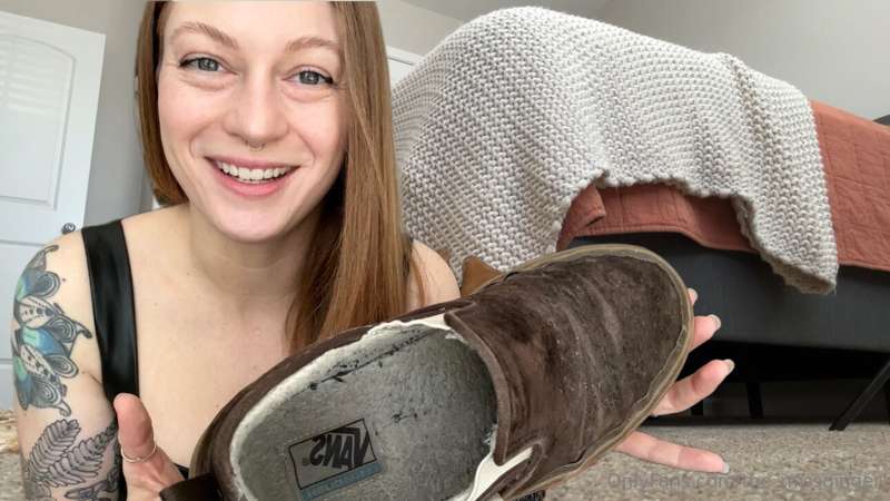 Sniffing his shoes after a long hard day… that’s a cucks job..