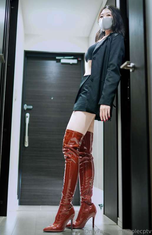 I'm going to the disco tonight wearing boots. 
Remember to s..