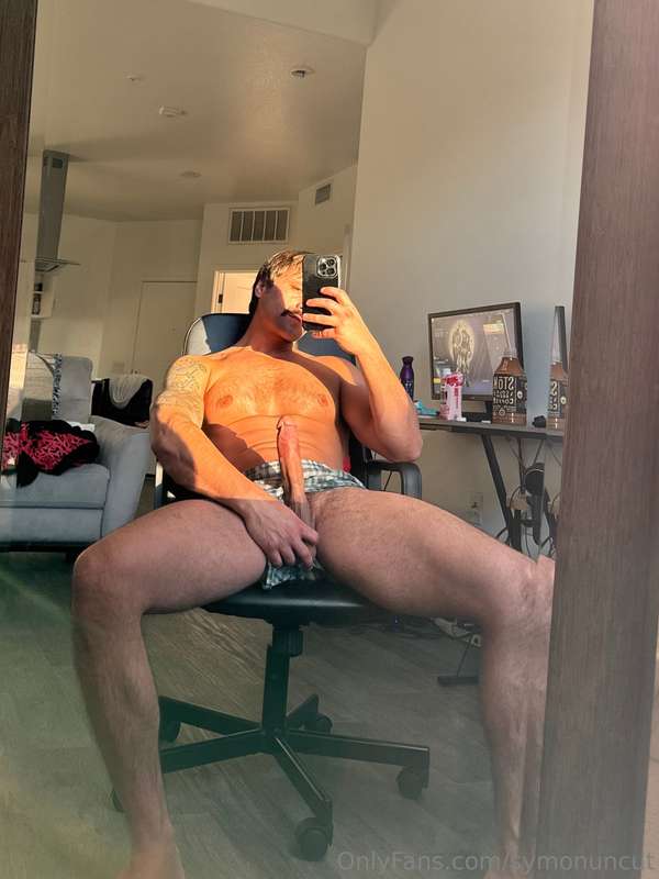 Caught myself in the mirror, sun hitting just right, full bo..