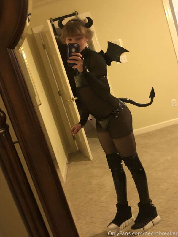quick lil halloween set! i figured out how to do a free prev..