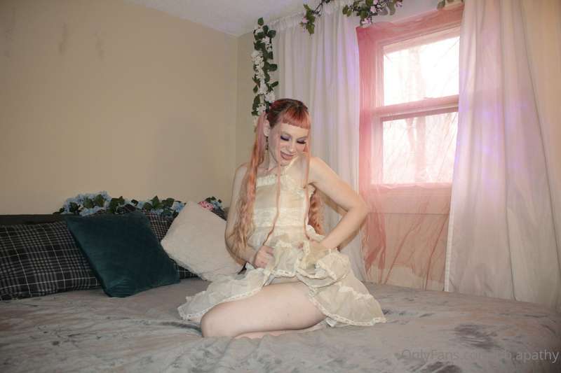 bb.apathy image #3