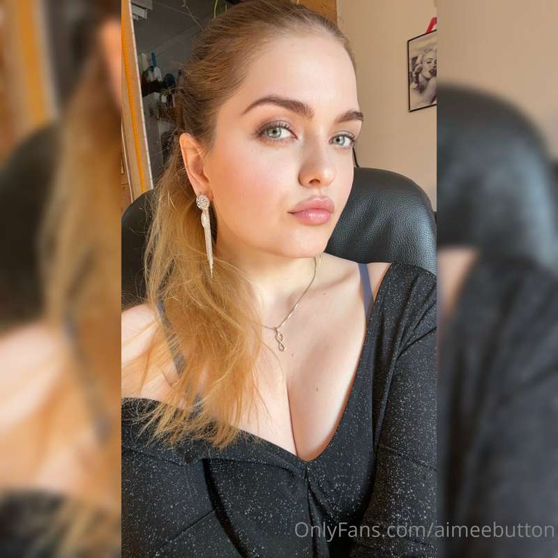 aimeebutton image #0