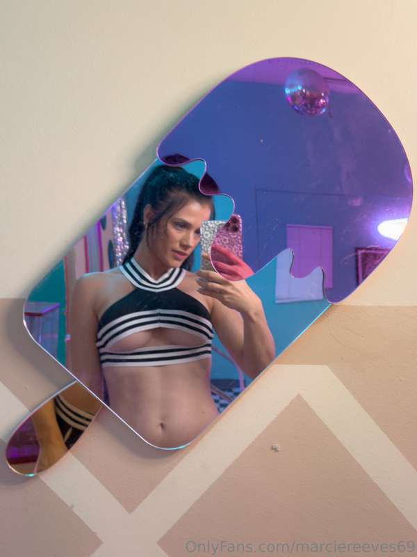 wanna see the rest of this set? Tip $7 and i'll send this su..