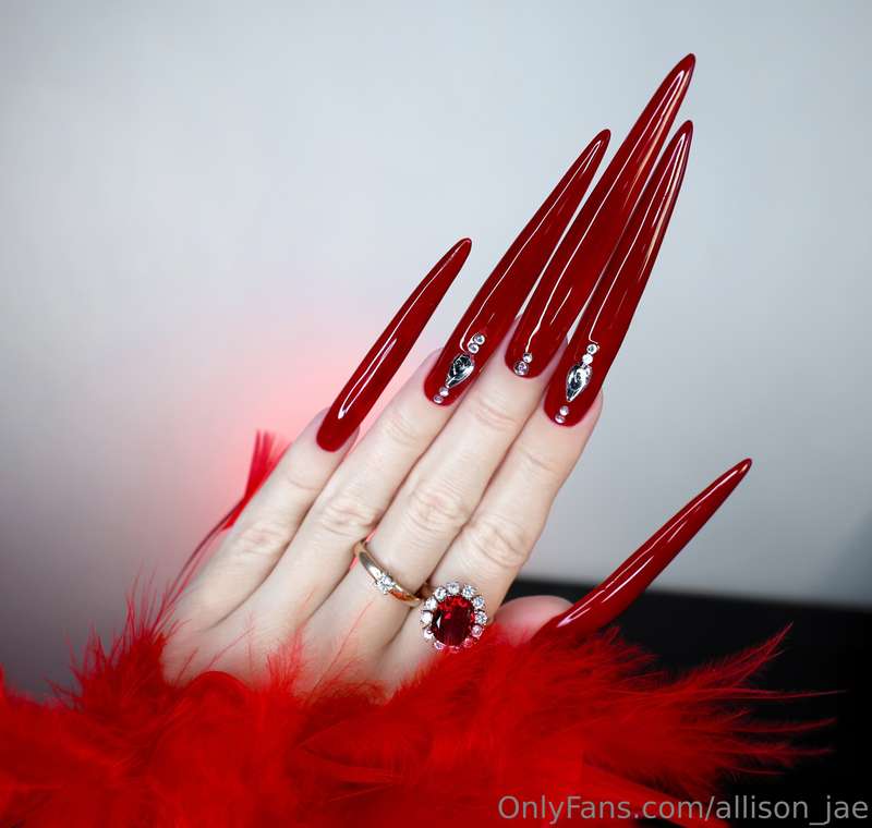 My new nails, check them out❤️❤️‍🔥🌹