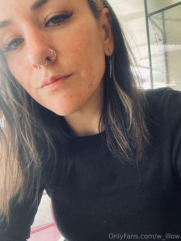 ITS MY BIRTHDAY BITCHES!!! Who is going to spoil me 😈Don’t f..