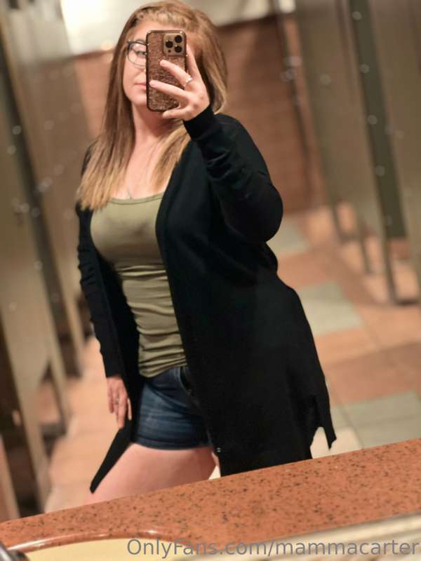 Hey there lovelies 
I’m baaaccckkkkkk 🥰🥰
Hit my inbox with a..