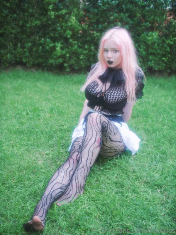 Clowning around🤡🖤