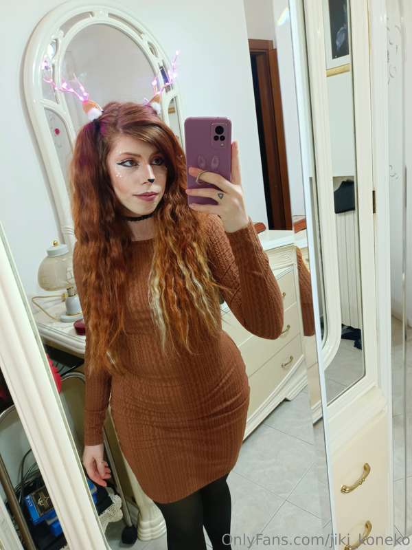 Small deer shows breast 👀🦌