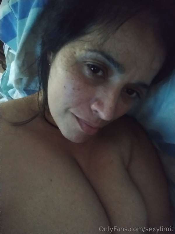 Long time ago c Está bien.It's very hot It's so hot, daddy....
