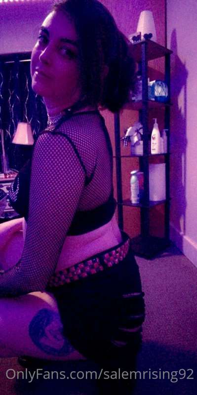 OOTD: Thirsty Thursday.  I got something nice and wet to que..