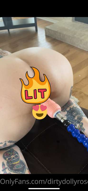 My first time using my fuck machine 😊🍆💦 I highly recommend g..