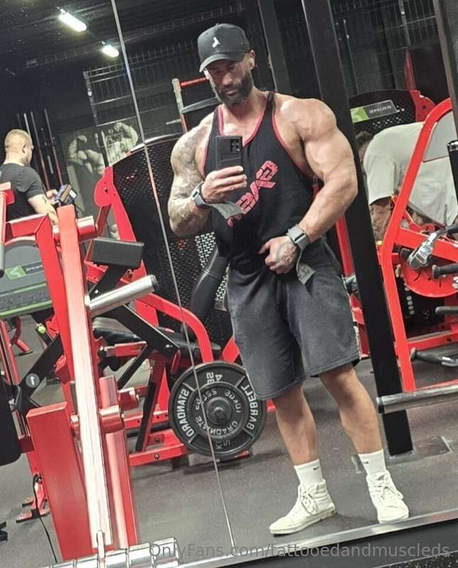 tattooedandmuscleds