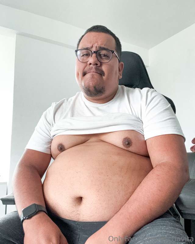 literalmente ayer me dolía la panza y no podía dejar pasar l..