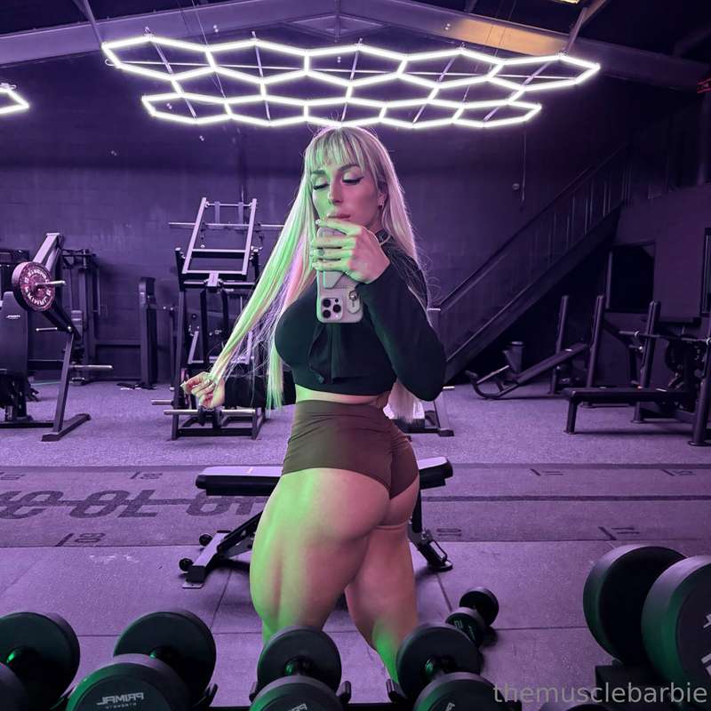 Every squat was for this… want to worship it? 😈🍑