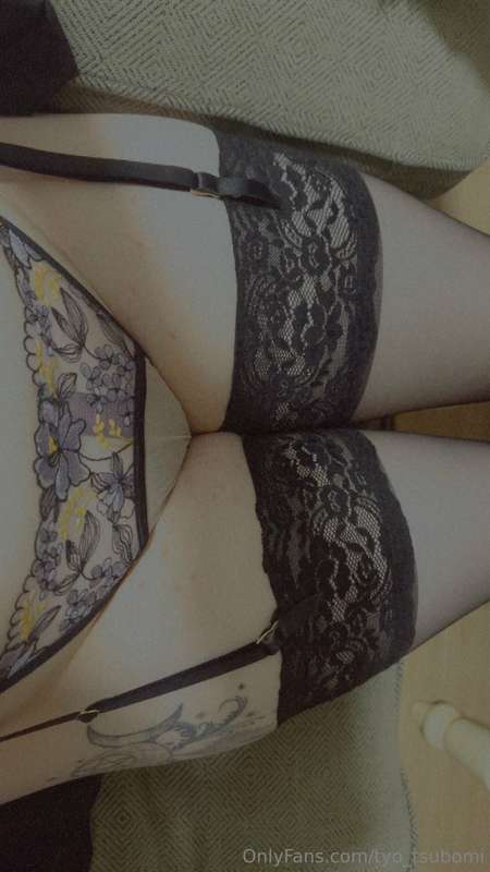 ✨ Thigh Highs ✨ 
I love thigh highs, knee highs and garters ..