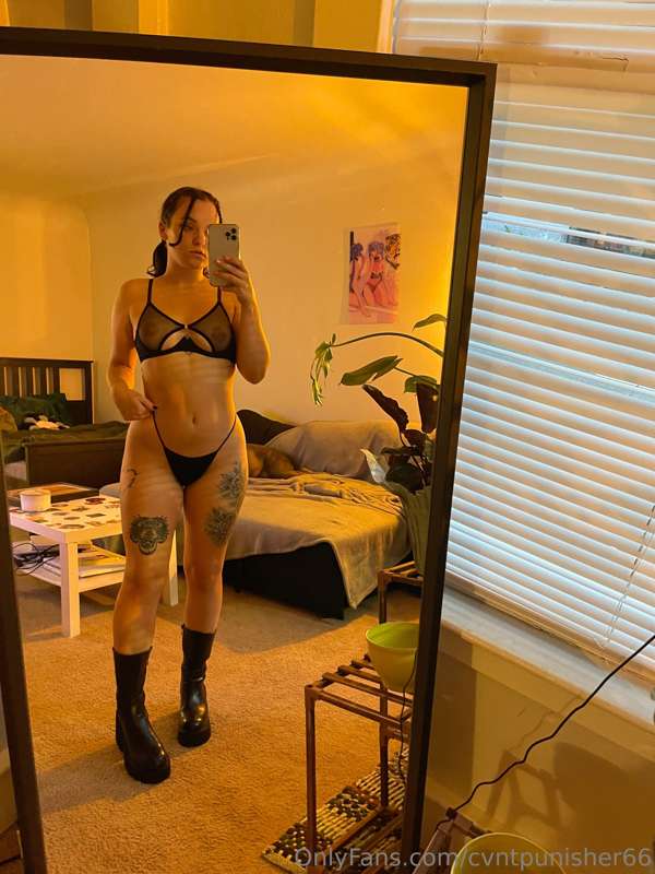 Can I be your internet girlfriend 🥹