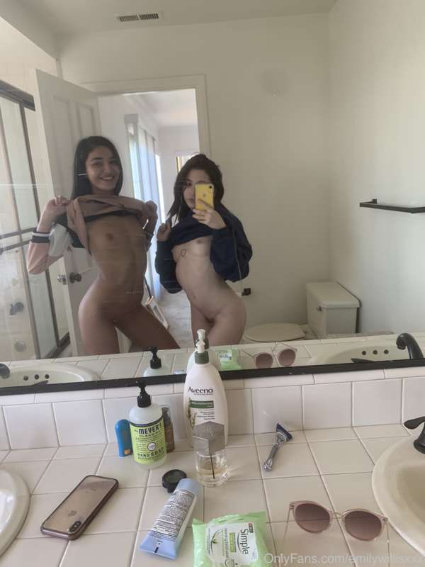 Photo 131 of Emily Willis on Tocromo