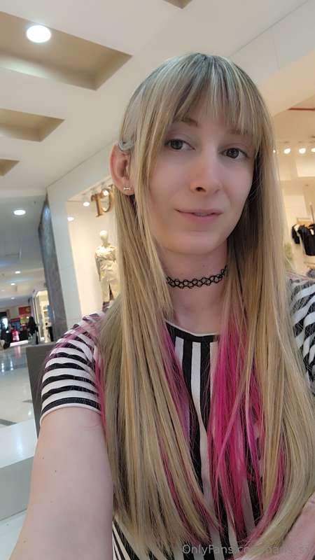 Guess what store I’m headed to? 👀🛍️Hint: it involves more cu..