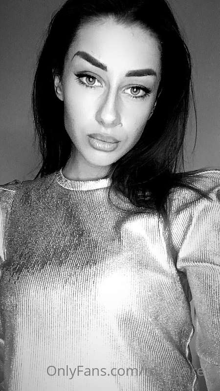 🖤🤍  Hamburger or pizza ?  🍔 / 🍕 ?