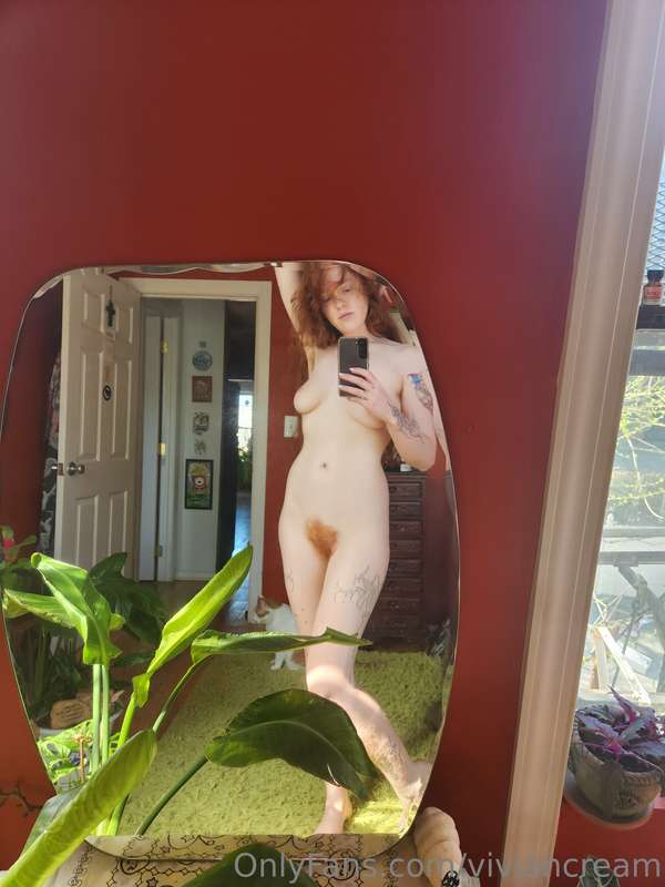 redecorated so now I have a beautiful room to take nudes and..