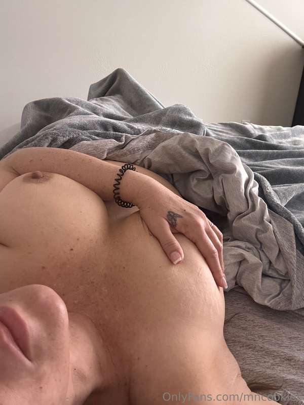 Kiss, lick, and suck. Wishing you a day full of titty play. ..