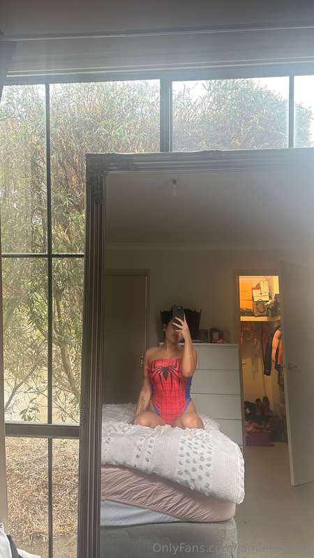 Message me I’m bored