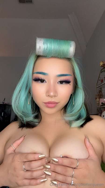qosmicqueen