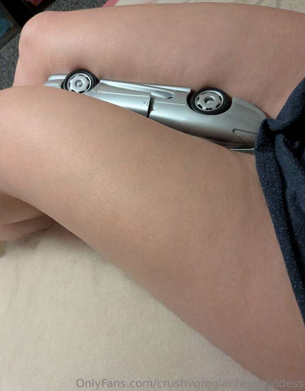 crushvoregiantessgoddess