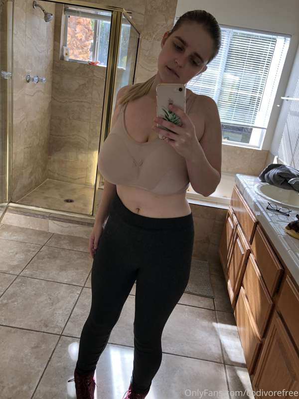 See my naked selfies on onlyfans.com/codivore

Half off for ..