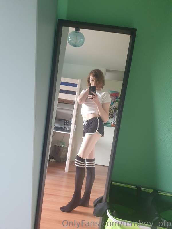 femboy_pfp image #2
