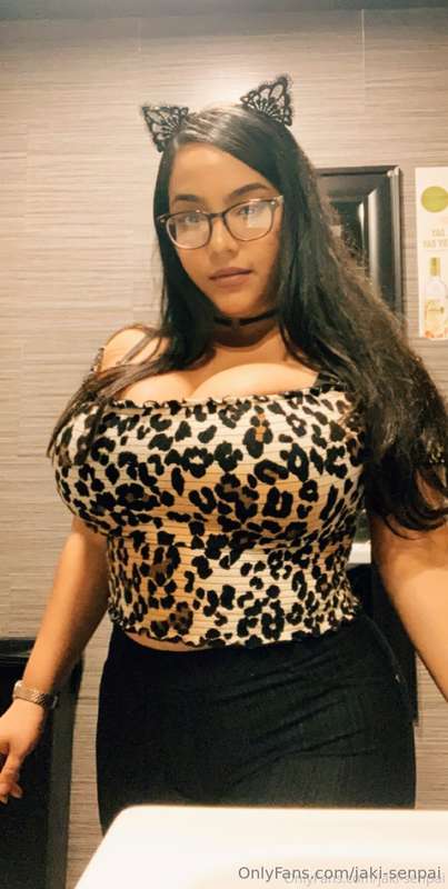 Feeling wild today 🐾💋 Leopard print, curves on full display,..