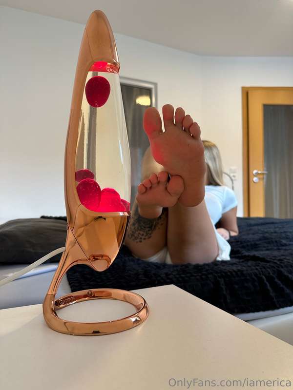 Who wants to lick the dirt from my soles ?  I love the warm ..