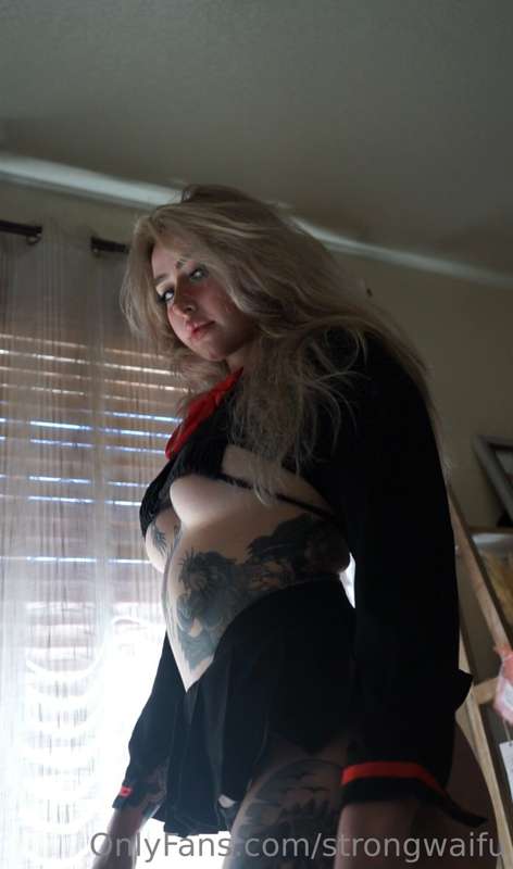 strongwaifu photo