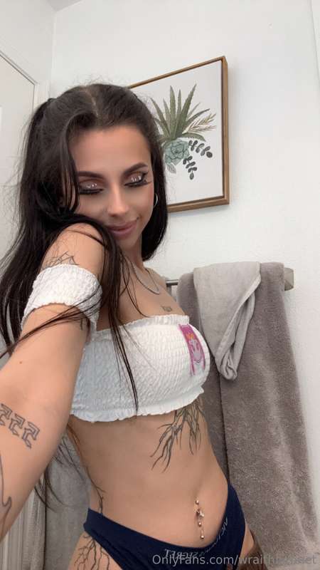 Feel like talking with me for a bit? 💕