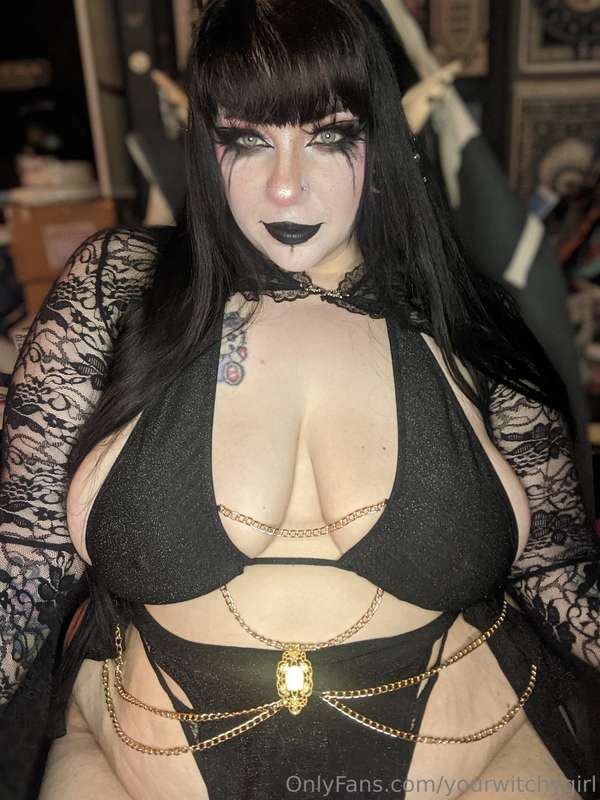 yourwitchygirl