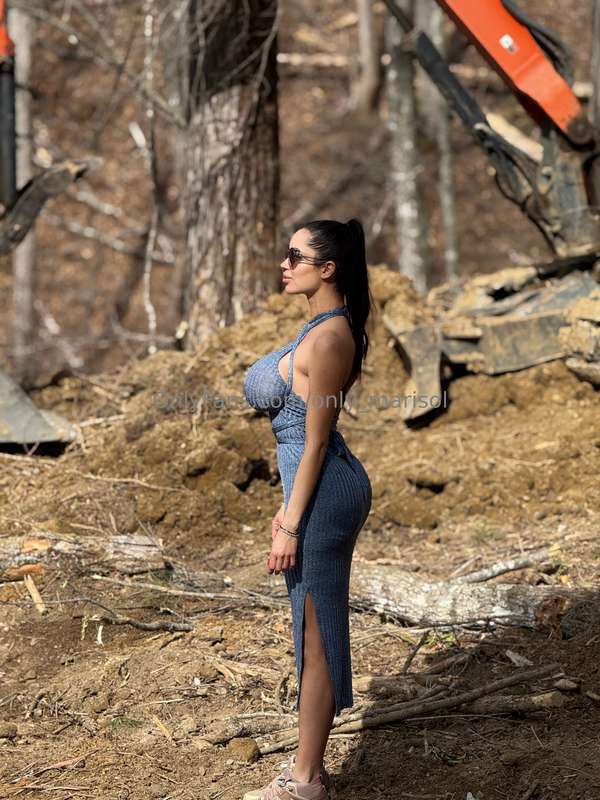 Who needs a hard hat when I’ve got curves like this?Slide in..