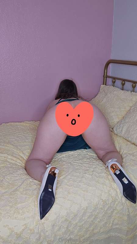 All the good stuff is on my VIP page sweetheart 😘 Www.onlyfa..