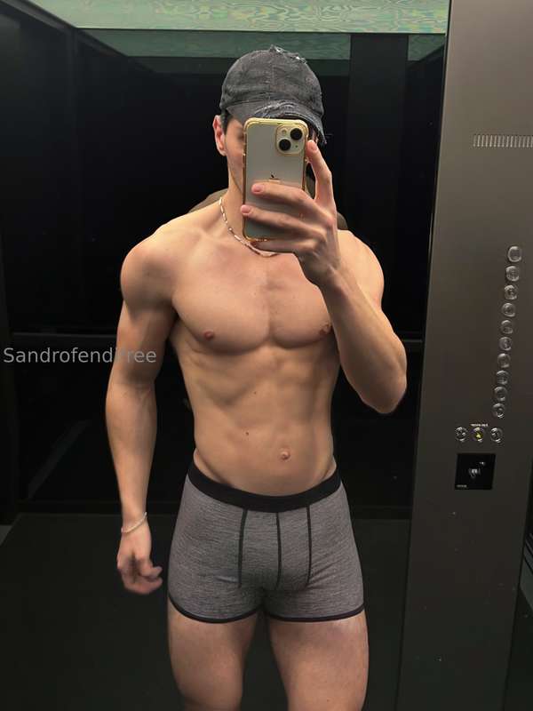 Thoughts on my outfit for gym today? 