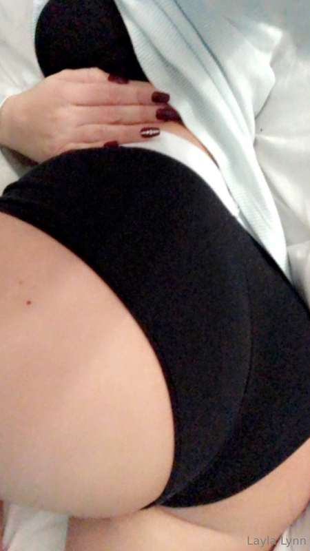 Happy Hump Day 🍑 