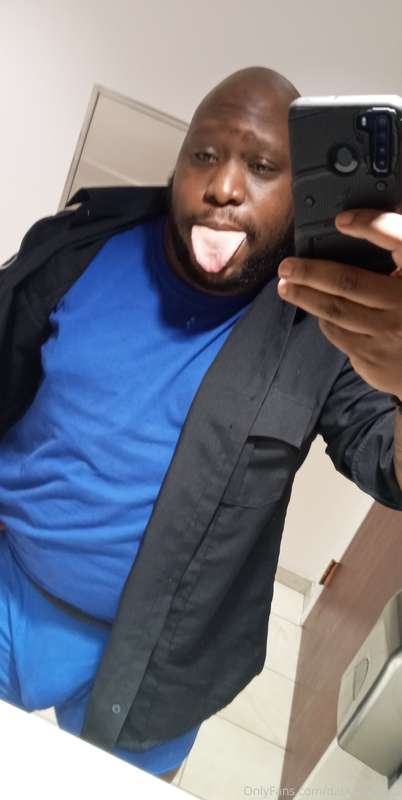 At work playing around....extra horny today dnt know y....ho..