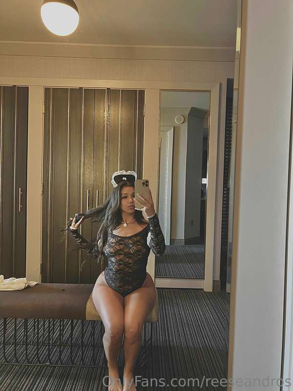 love the way that this lingerie fits tight around my body