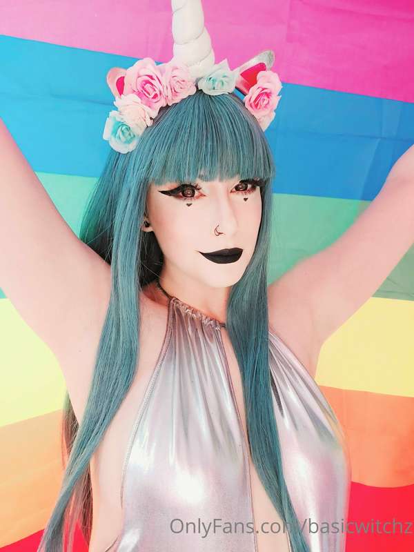 basicwitchz image #0