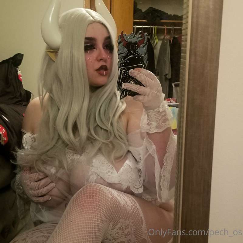 Hello again! I finally was able to work on my boosette cospl..