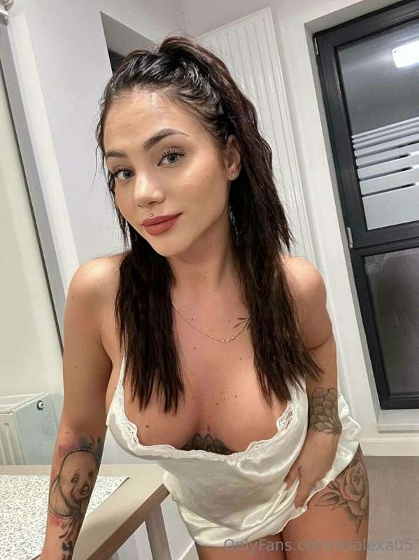 For more exclusive content go to my VIP PAGE 🥵🥵
👉 @itsaleexa..