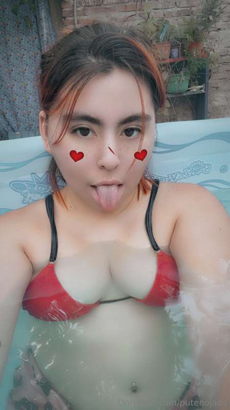 Would you like pool content? With a liny bikini? 👙 Te gustar..