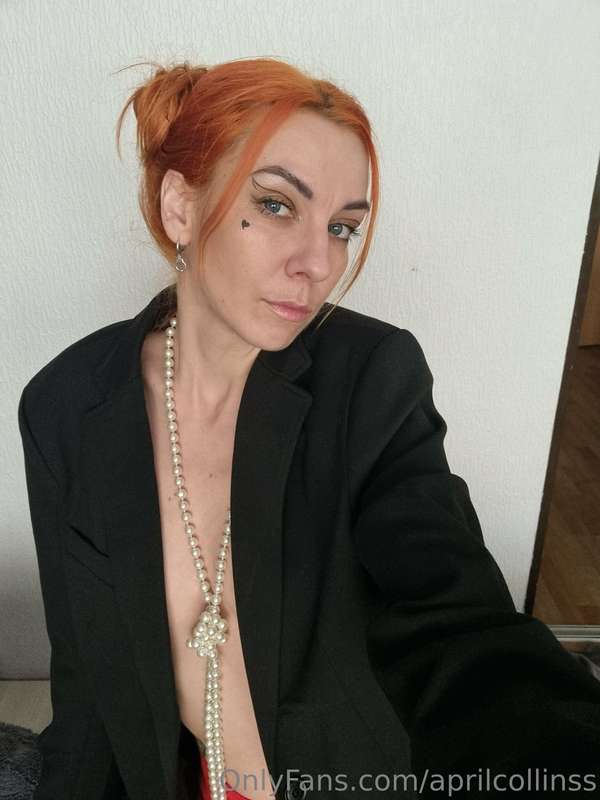 Getting ready for the Office😋