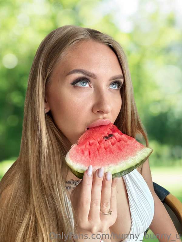 wanna taste your precum instead watermelon 🥲